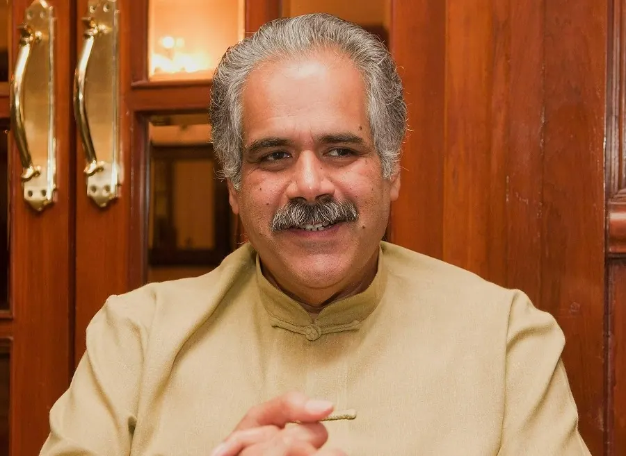 Rahul Bhatia Family Set to Sell 2% Stake in IndiGo for ₹3,293 Crore